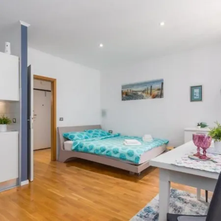 Augustina * רוביני